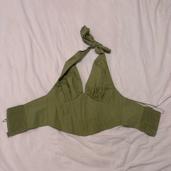 Green halter going out top - Picture 3 of 3